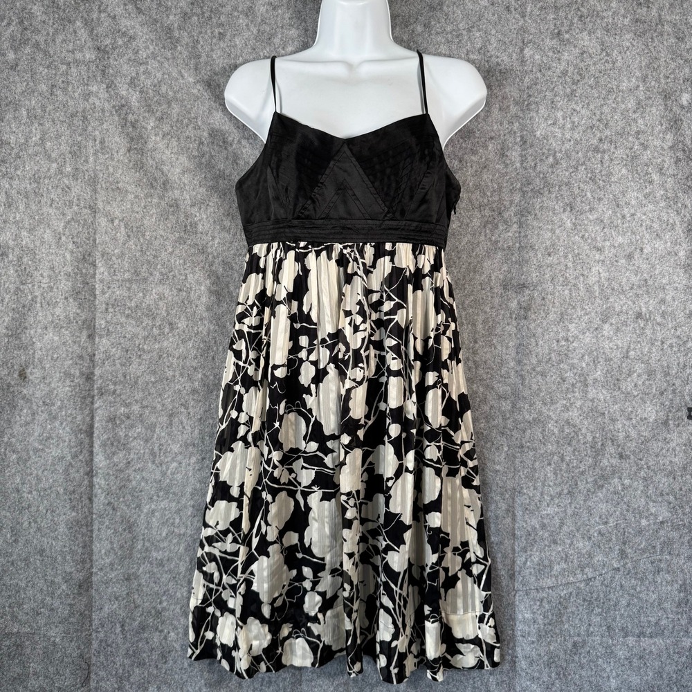 BCBG MAXAZRIA Silk Sleeveless Babydoll Dress Womens size 4‎ Pleated Whimsigoth